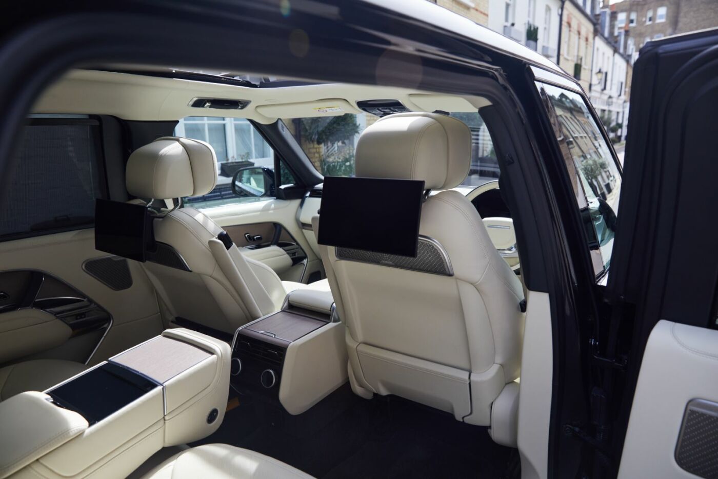 NEW RANGE ROVER VOGUE FIRST EDITION EWB