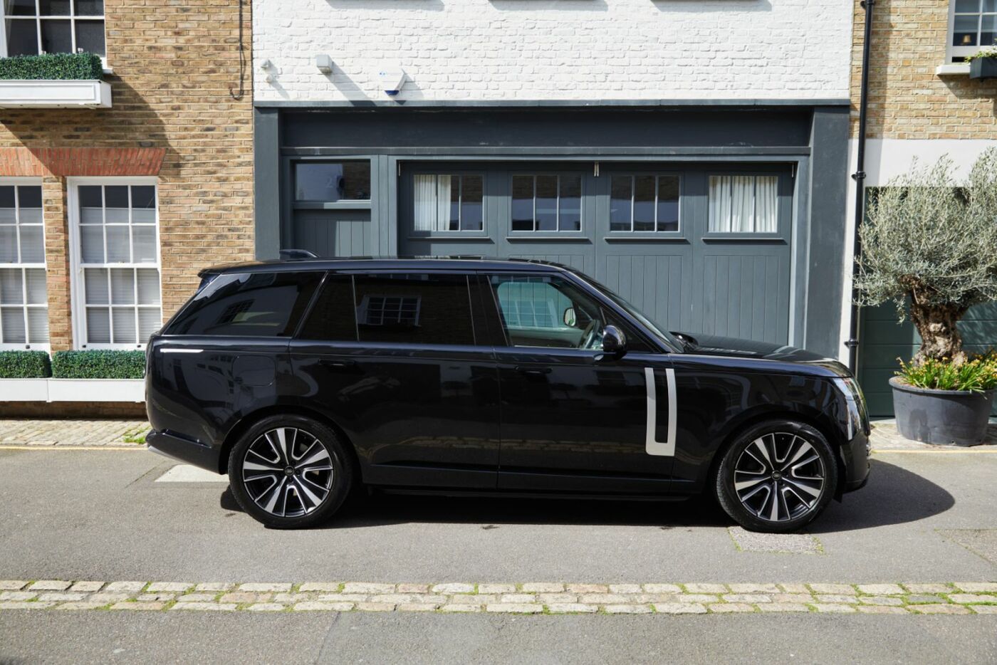 NEW RANGE ROVER VOGUE FIRST EDITION EWB